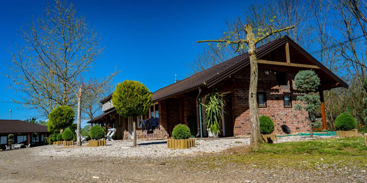 Carplake Zabar Bosnie Clubgebouw 1 Zabar Bosnie 1