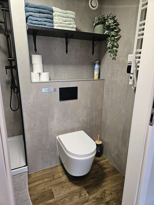 Carplake Rosmalen Karpervissen Accommodatie Toilet Carplake Rosmalen Accommodatie