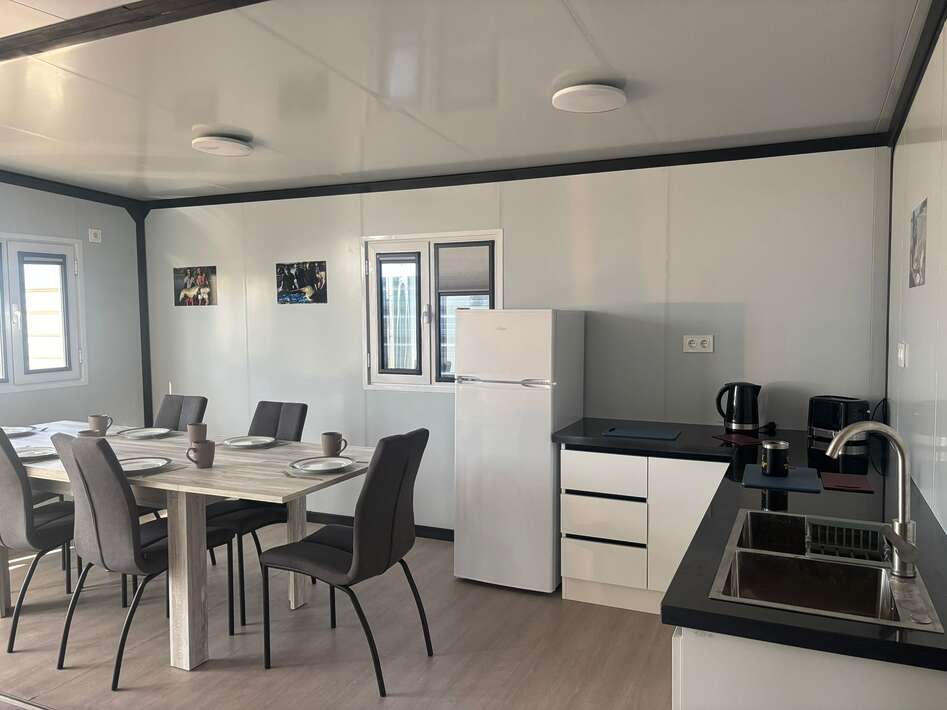 Caspe Fishing Chaos Accommodation Kitchen Chaos Accommodation Kitchen